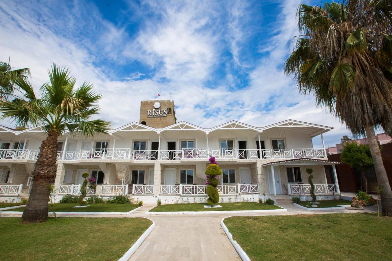 Risus Beach Resort Hotel Kusadasi Bagian luar foto