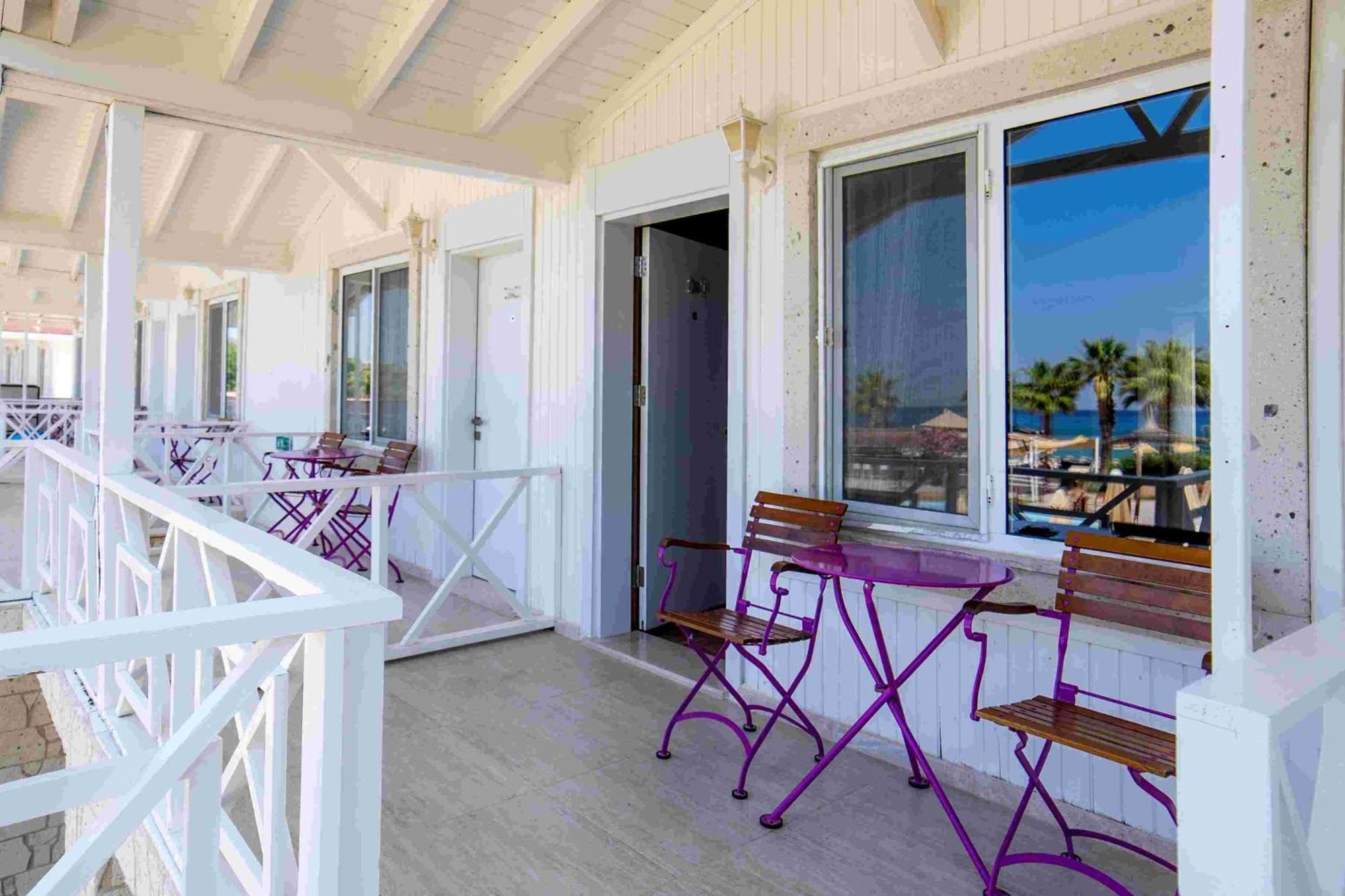 Risus Beach Resort Hotel Kusadasi Bagian luar foto