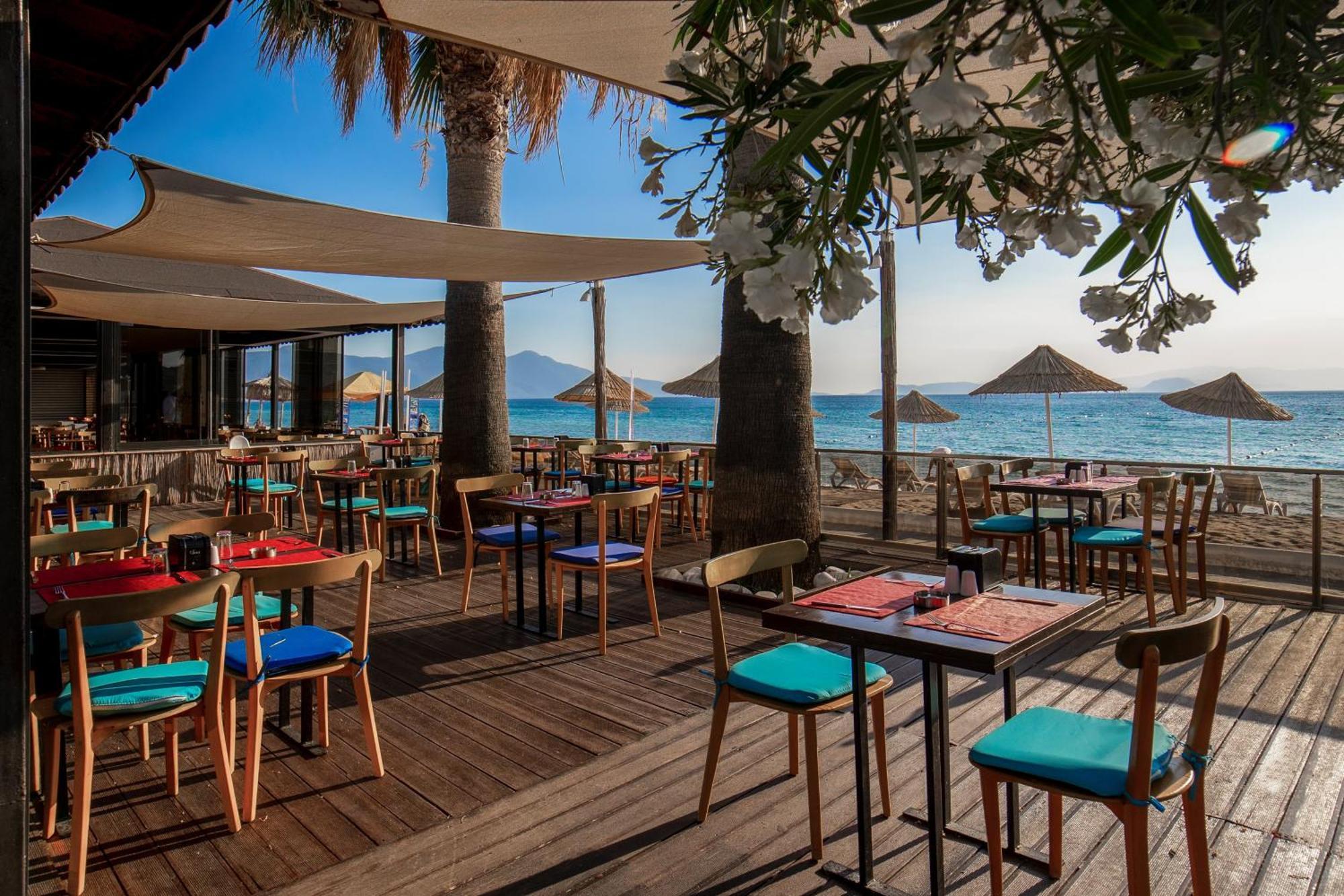 Risus Beach Resort Hotel Kusadasi Bagian luar foto